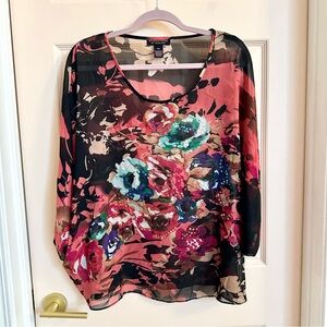 Semi sheer Signature by Robbie Bee top